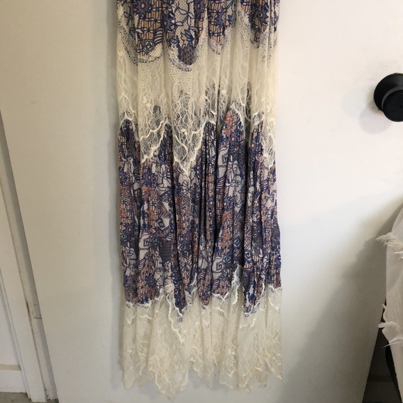 Indah Dress - Picture 5 of 5